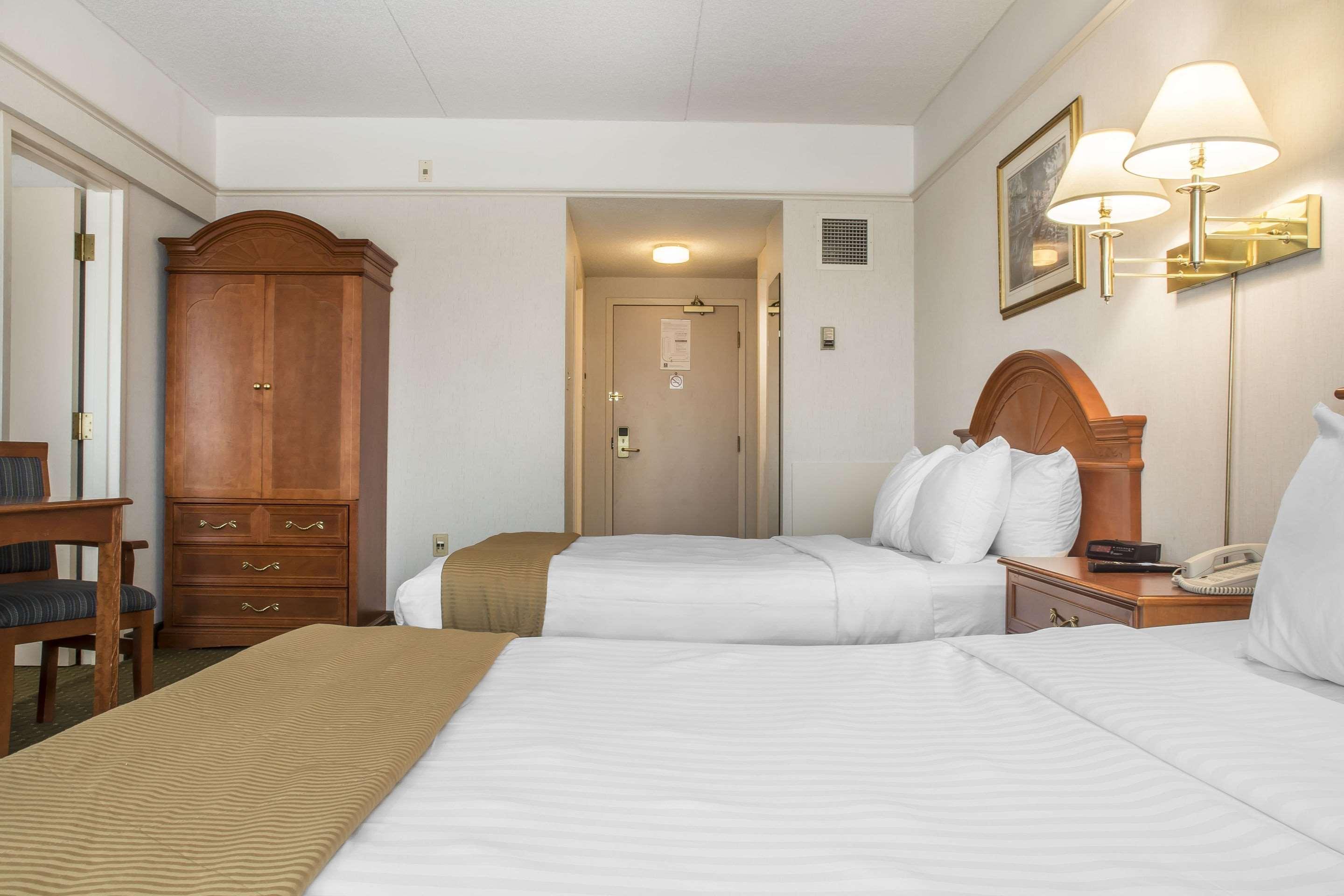 Clarion Hotel & Conference Centre Fort Erie Extérieur photo