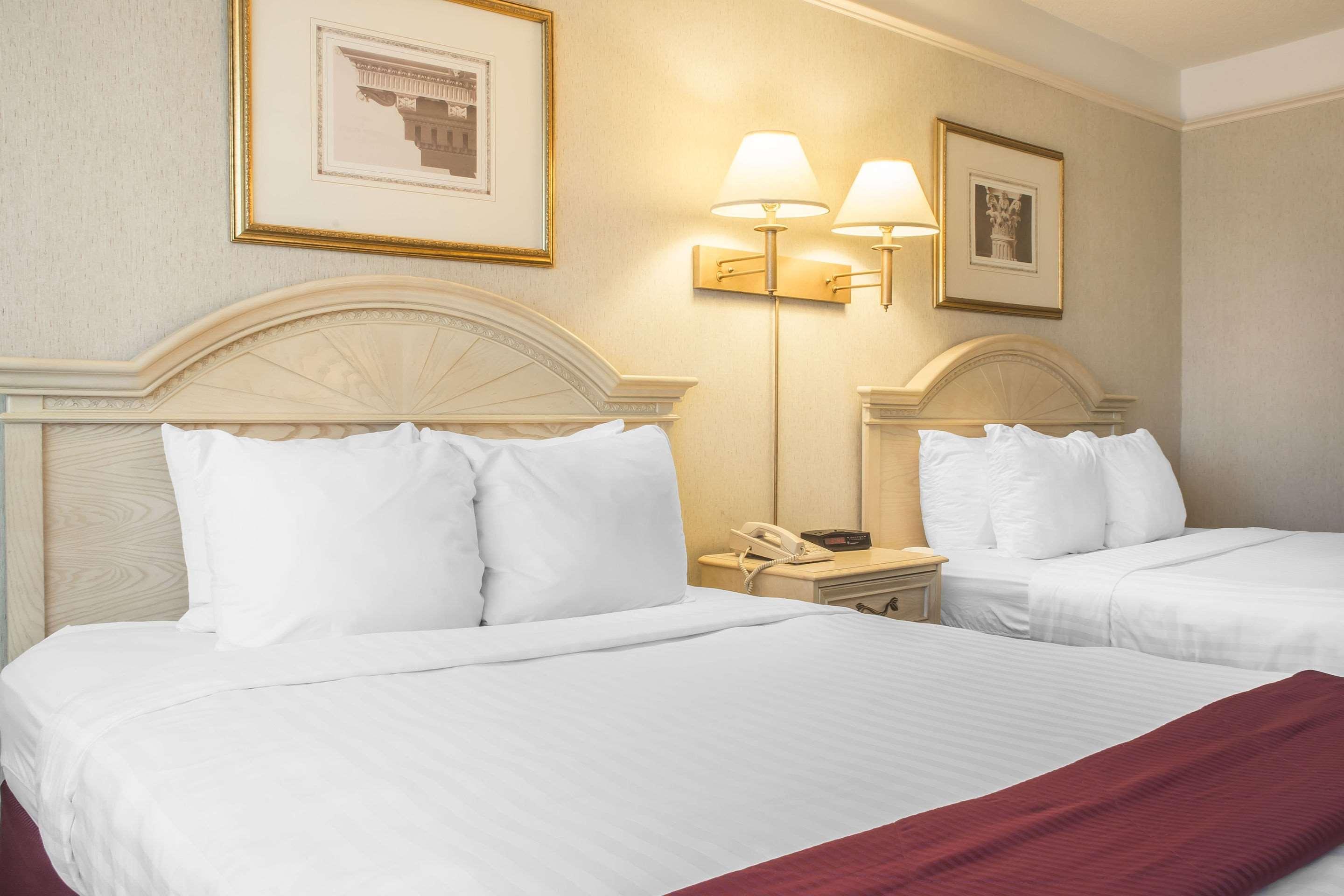 Clarion Hotel & Conference Centre Fort Erie Extérieur photo